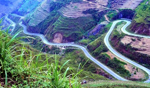 Mã Pì Lèng- con đường đèo huyền thoại ở Hà Giang